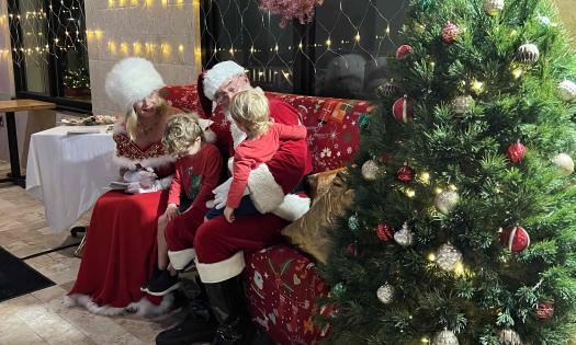 Kids meeting Santa and Mrs. Claus