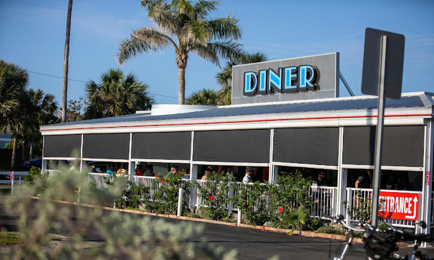 The exterior of Beachside Diner