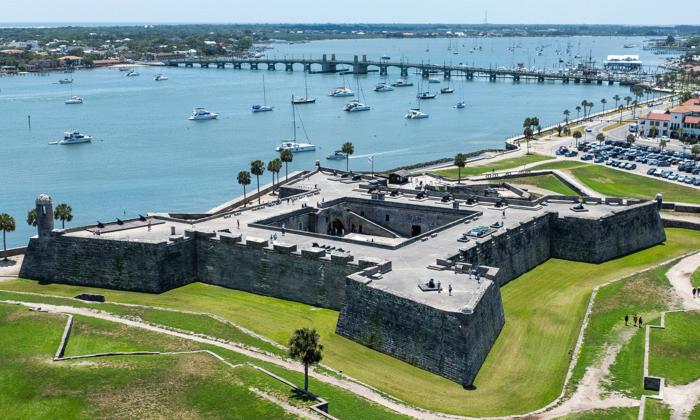 Boats behind the Castillo de San Marcos National Monument