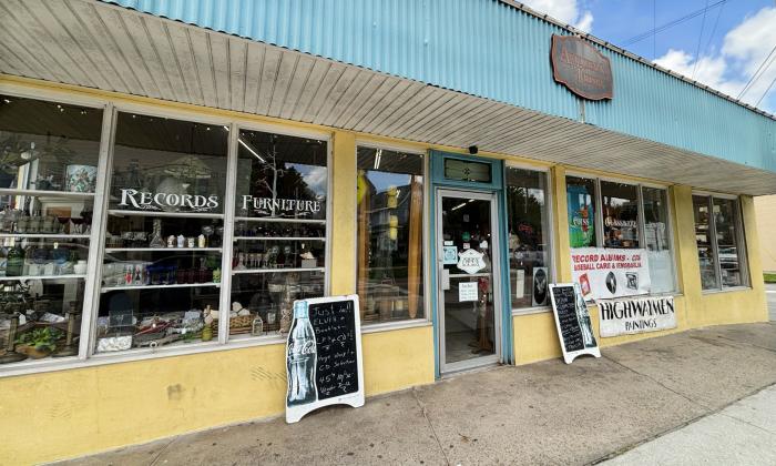 The exterior of Antiques & Things on San Marco Avenue