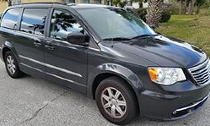 Airport Express vehicle in St. Augustine.