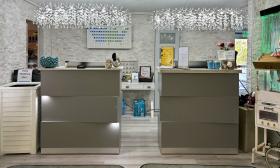 The guest reception area at an oceanside beach inn