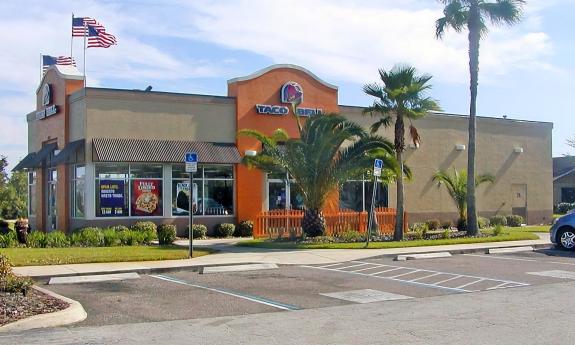 The exterior of Taco Bell on S. R. 16