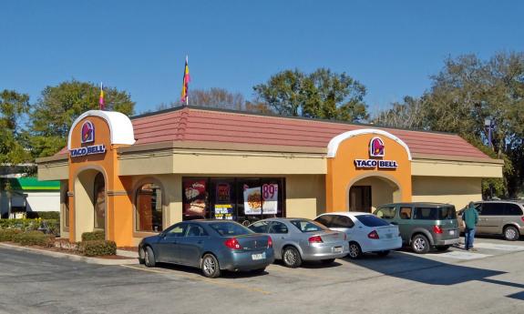 The exterior of Taco Bell on U. S. 1