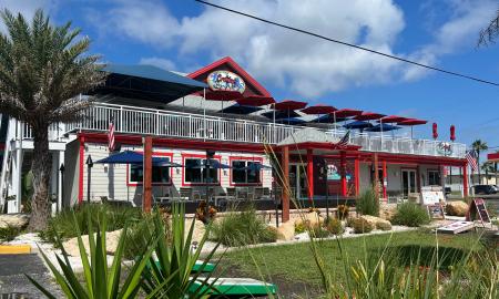 Crabby's Beachside Restaurant from the front on a sunndy day