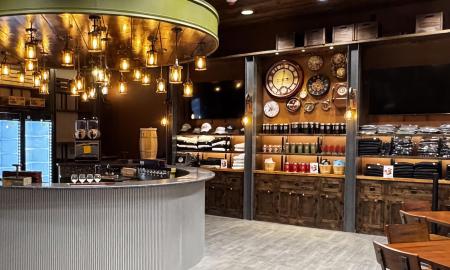 The tasting and shopping room