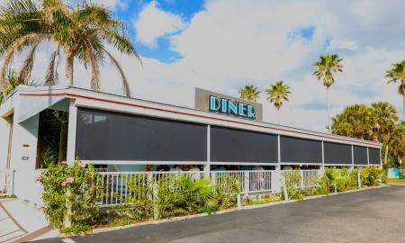 The exterior of the Beachside Diner on St. Augustine Beach
