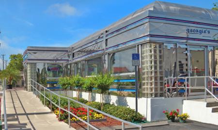 Georgie's Diner on a blue-sky day